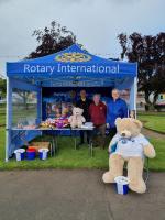 Carluke Rotary Club active again and another great Galaday .
Here we see the Rotary gazebo and team all geared up and ready to go to engage within the community. 